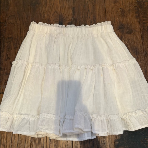 Chic White Ruffle Mini Skirt - Picture 4 of 6